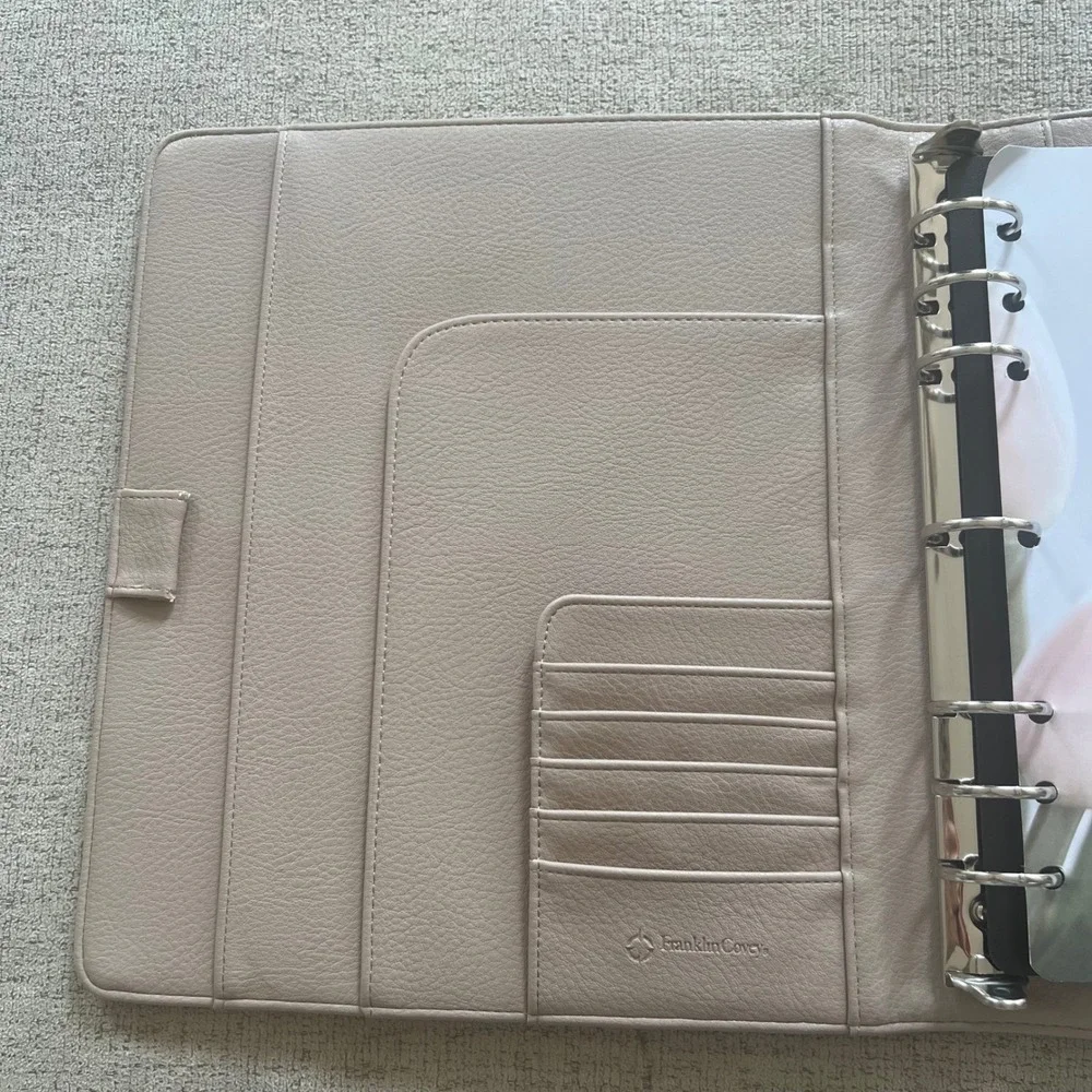 Franklin Covey Blooms Monarch 7 Ring Binder Planner Cover Taupe Pebbled Leather